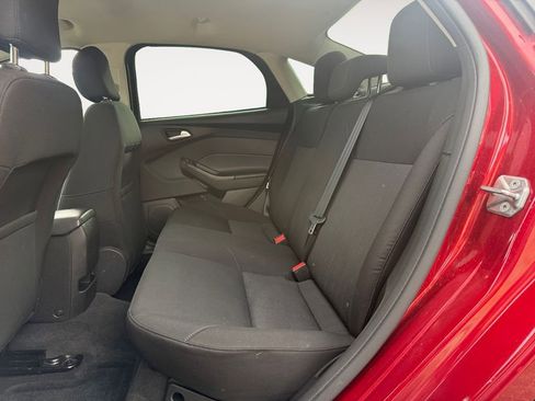 Used 2015 Ford Focus SE w/ Reverse Sensing Package image 13