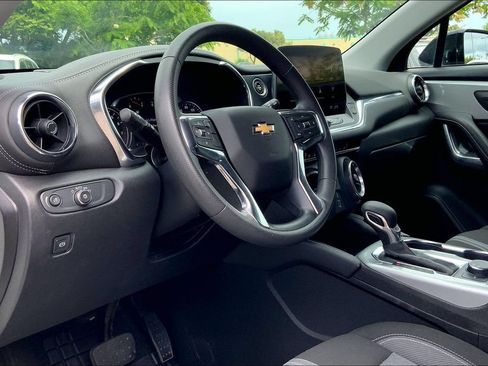 Used 2023 Chevrolet Blazer LT FWD image 13