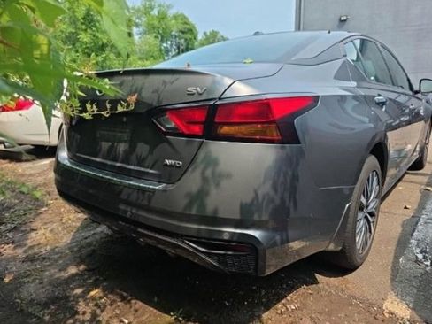 Used 2023 Nissan Altima 2.5 SV AWD/4WD image 3