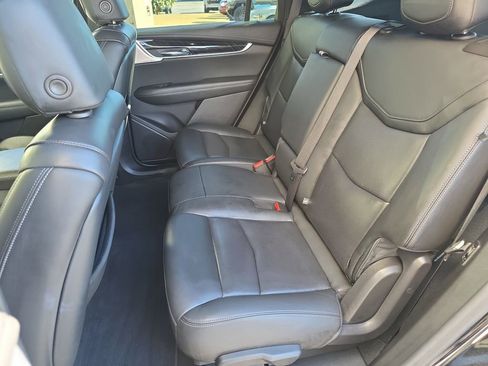 Used 2023 Cadillac XT6 Premium Luxury image 33