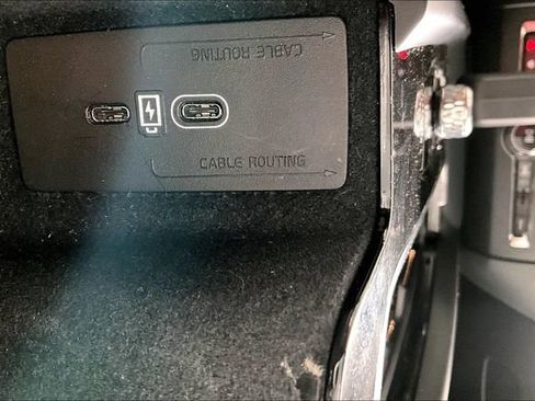 Used 2023 Volvo XC60 B5 Plus image 33