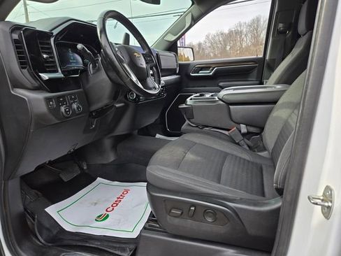 Used 2023 Chevrolet Silverado 1500 LT image 9