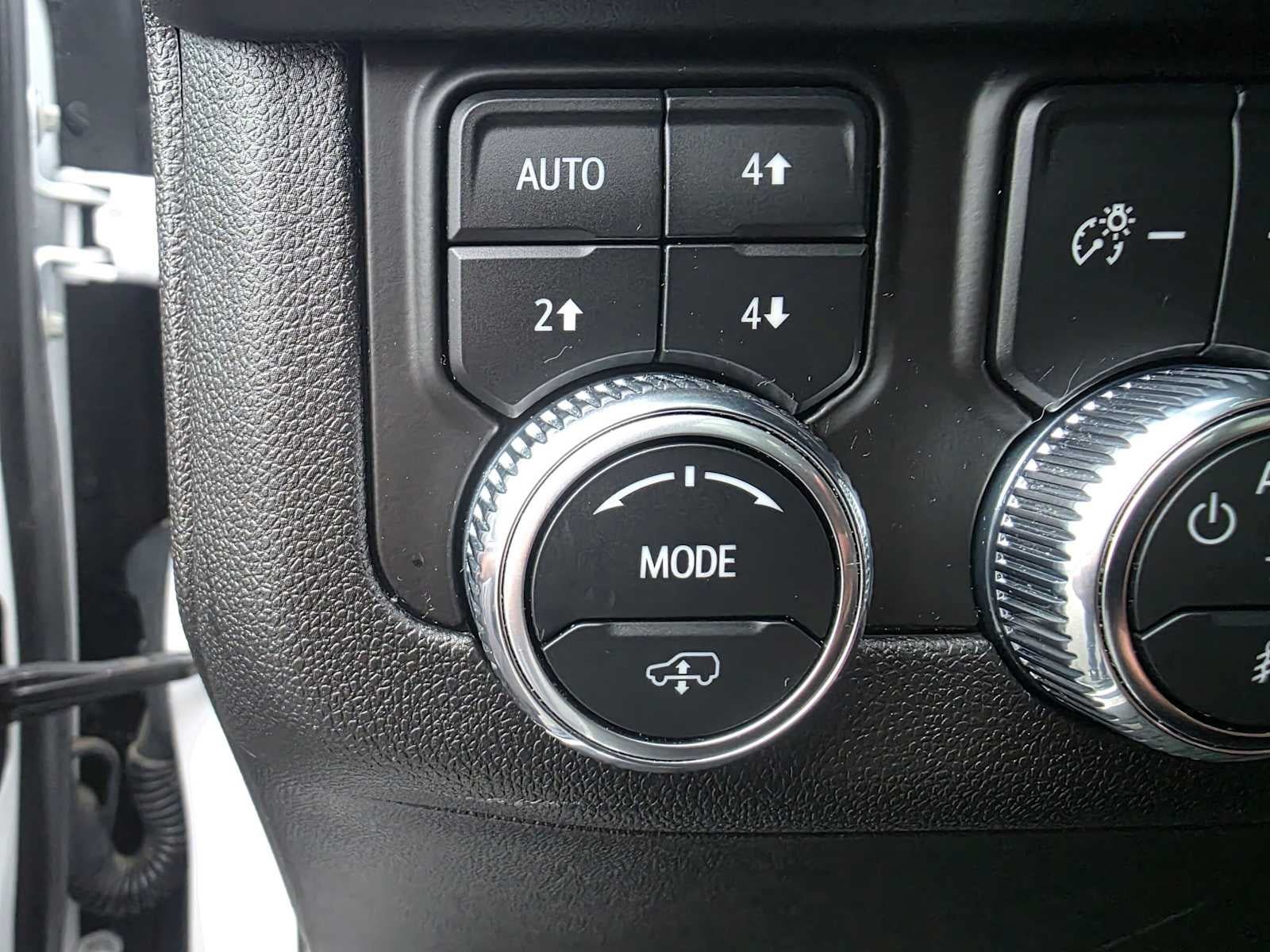 Certified 2023 GMC Yukon Denali Ultimate AWD/4WD image 24