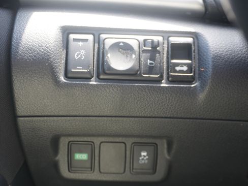 Used 2019 Nissan Sentra SV w/ Special Edition Package image 29