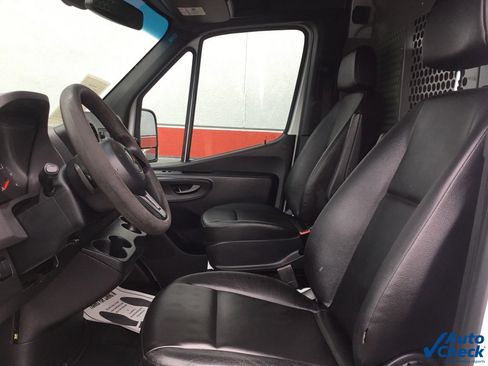 Used 2022 Mercedes-Benz Sprinter 2500 image 27