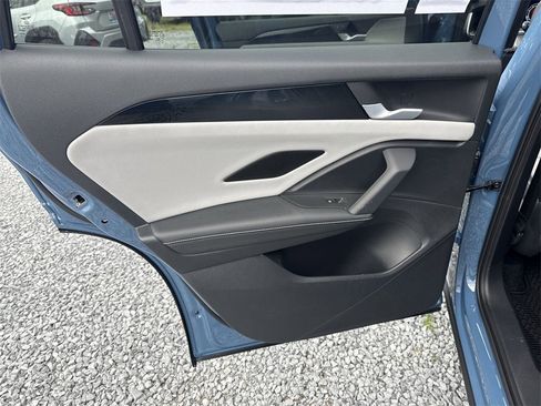 New 2025 Volkswagen Tiguan SE R-Line image 25