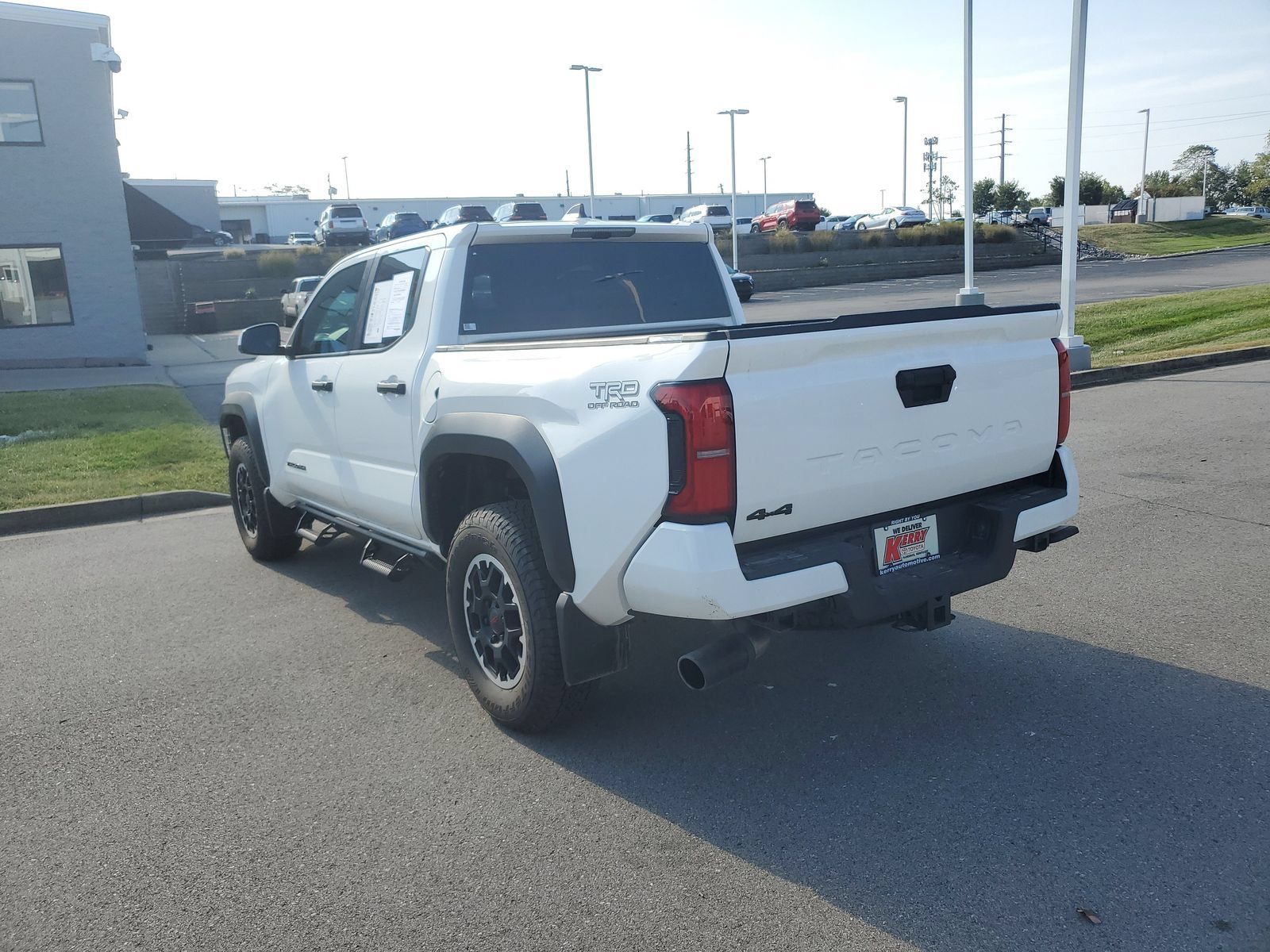 Used 2026 Toyota Tacoma TRD Off-Road AWD/4WD image 3