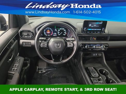 Used 2025 Honda Pilot Sport image 13