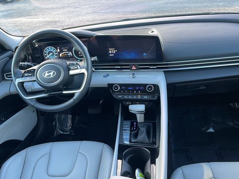 Certified 2024 Hyundai Elantra Limited image 14