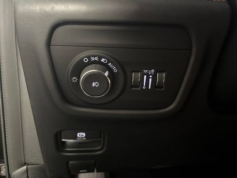 Used 2021 Jeep Grand Cherokee L Summit AWD/4WD image 19