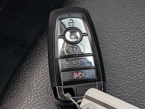 Certified 2022 Lincoln Nautilus FWD w/ Premium Package image 30