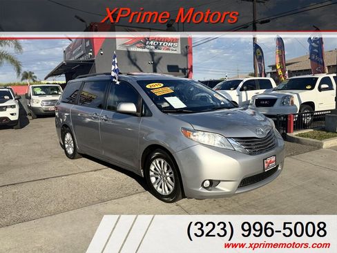 Used 2015 Toyota Sienna XLE w/ XLE Navigation Package FWD image 1
