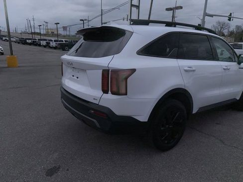 Used 2023 Kia Sorento S w/ Panoramic Sunroof Package image 12