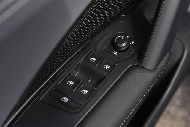 New 2026 Volkswagen Tiguan SE AWD/4WD image 8