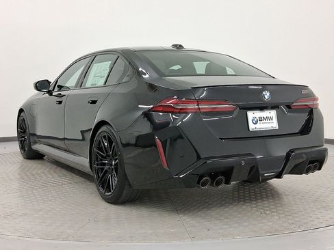 New 2026 BMW M5 image 3