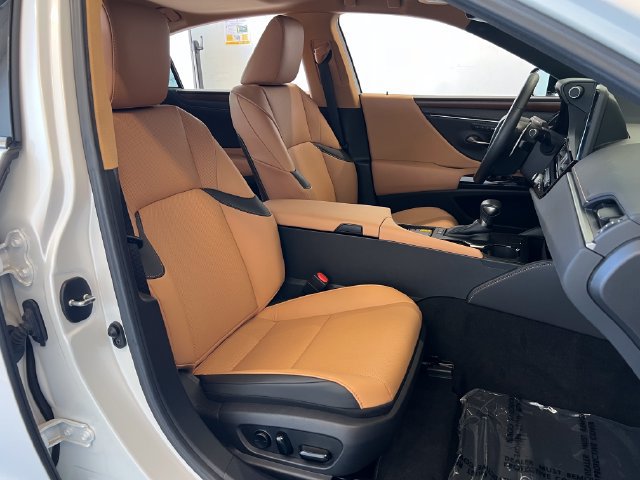Certified 2025 Lexus ES 300h w/ Premium Package FWD image 49
