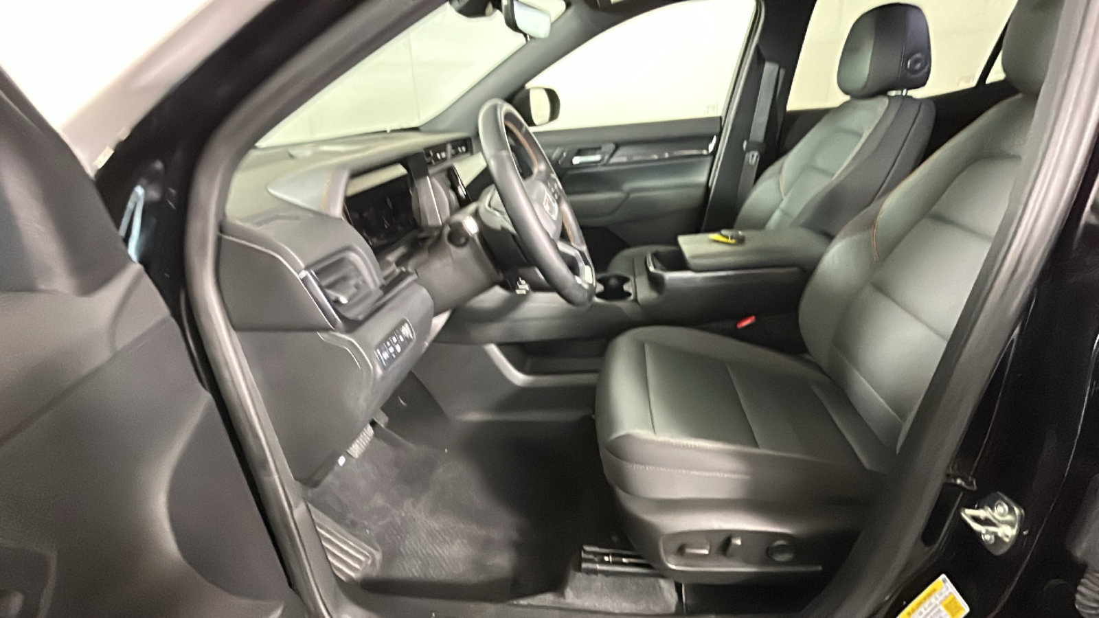 New 2026 GMC Terrain AT4 w/ Technology Package II AWD/4WD image 13