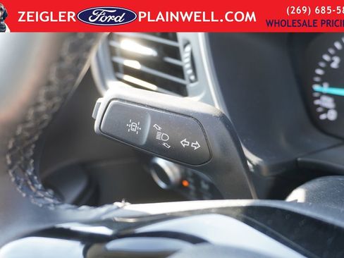 Used 2022 Ford Escape SE w/ Cold Weather Package image 25