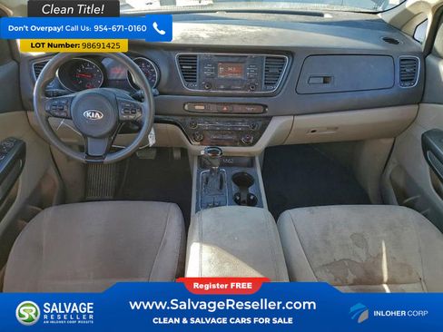 Used 2015 Kia Sedona LX image 11
