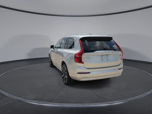 Used 2022 Volvo XC90 T6 Momentum w/ Advanced Package AWD/4WD image 7