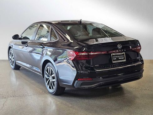 New 2025 Volkswagen Jetta SE image 5