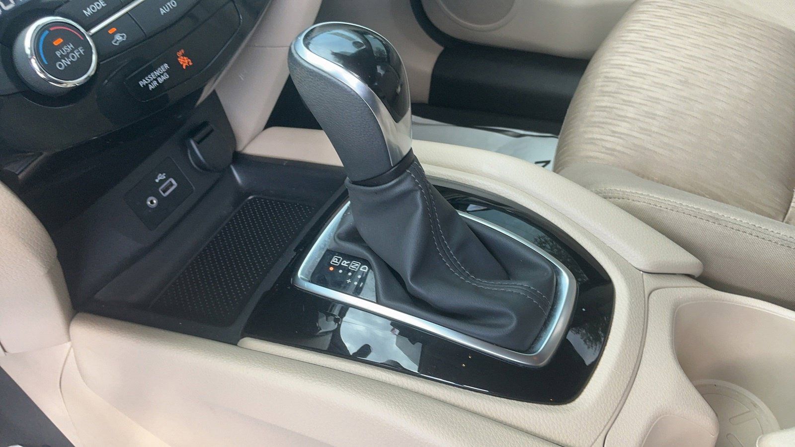 Used 2019 Nissan Rogue SV FWD image 31