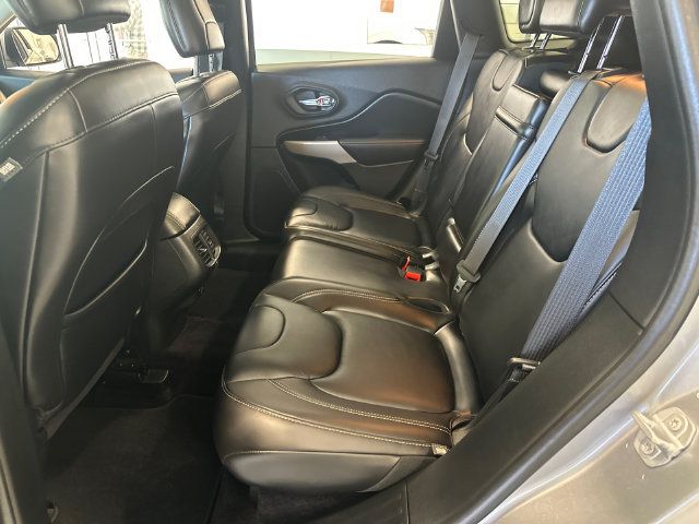 Used 2017 Jeep Cherokee Limited AWD/4WD image 28