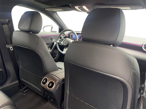 Used 2024 Mercedes-Benz CLA 250 4MATIC image 40