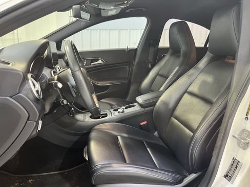 Used 2018 Mercedes-Benz CLA 250 image 9