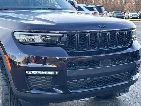 Used 2023 Jeep Grand Cherokee L Limited w/ Black Appearance Package image 2