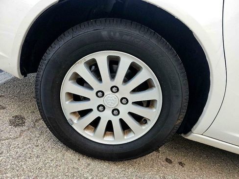 Used 2008 Buick Lucerne CX image 35