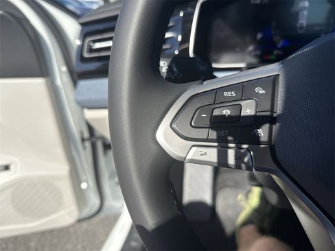 New 2025 Volkswagen Jetta SE image 19