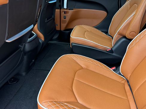 New 2026 Chrysler Pacifica Pinnacle w/ Trailer Tow Group image 12