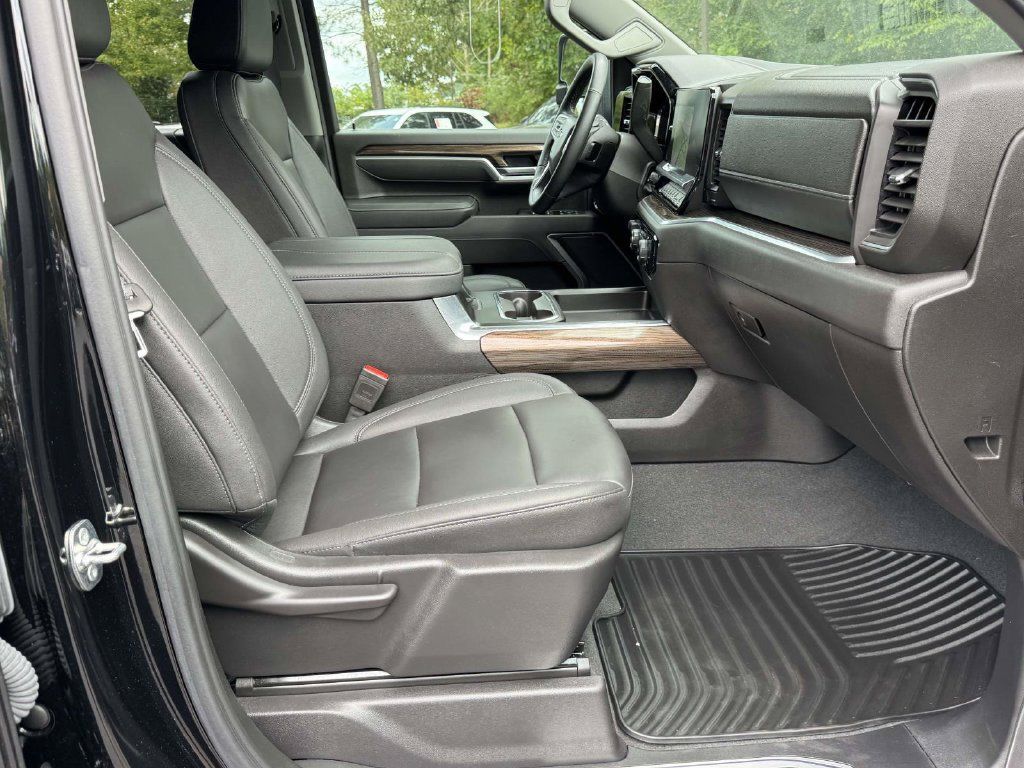 Used 2025 Chevrolet Silverado 2500 LT w/ Trail Boss Package AWD/4WD image 15