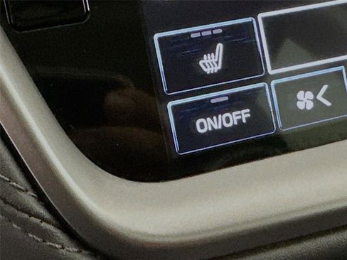 Used 2025 Subaru Outback Onyx Edition AWD/4WD image 16