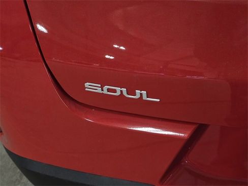 Used 2024 Kia Soul EX image 5