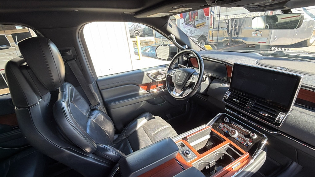 Used 2023 Lincoln Navigator Reserve RWD image 30