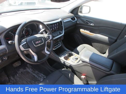 Used 2023 GMC Acadia SLE w/ Driver Convenience Package image 7
