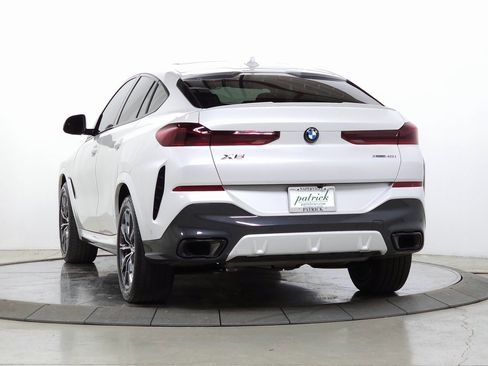 Used 2023 BMW X6 xDrive40i w/ M Sport Package image 3