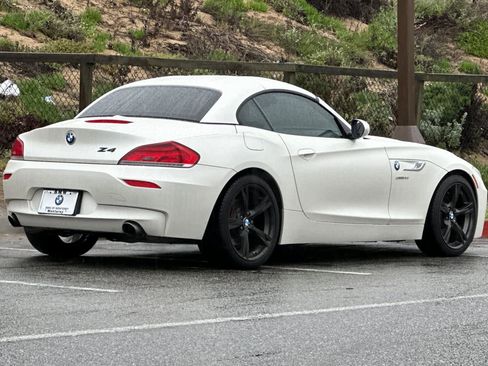 Used 2011 BMW Z4 sDrive35i image 2