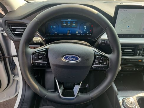 Used 2023 Ford Escape Platinum w/ Premium Technology Package image 23