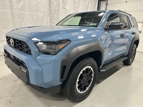 Used 2025 Toyota 4Runner TRD Off-Road image 3