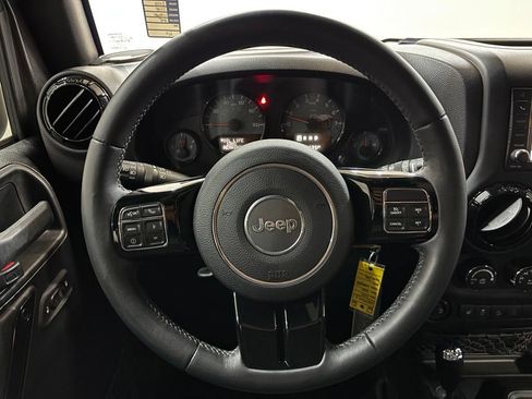 Used 2016 Jeep Wrangler Unlimited Sahara AWD/4WD image 11
