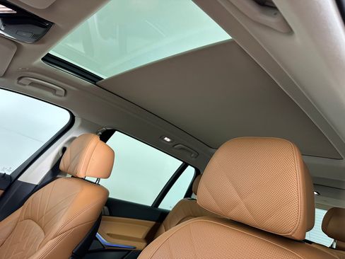 Used 2023 BMW X7 xDrive40i w/ Premium Package image 36