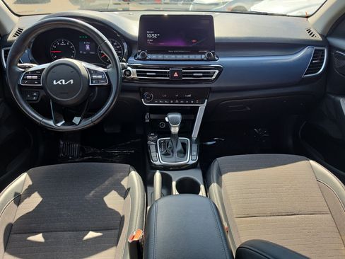 Certified 2023 Kia Seltos S w/ Navigation Package FWD image 12