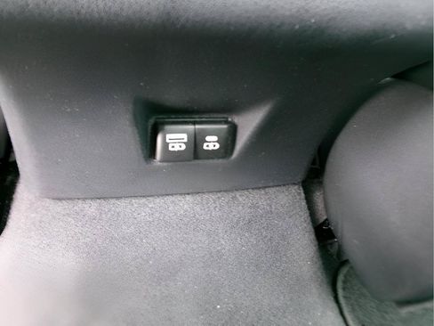 Used 2025 Toyota Camry SE FWD image 11