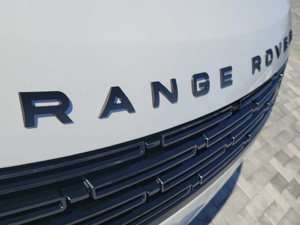 New 2027 Land Rover Range Rover Sport Dynamic SE AWD/4WD image 9