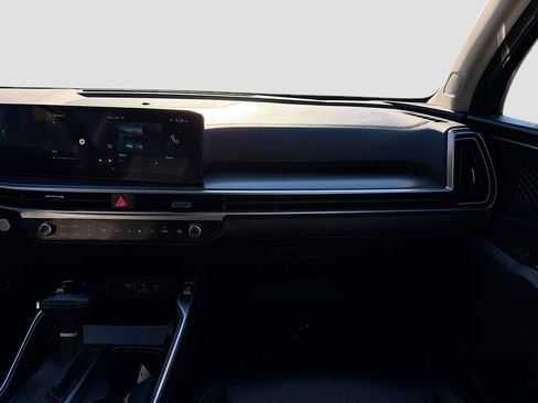 Used 2024 Kia Sorento S image 21