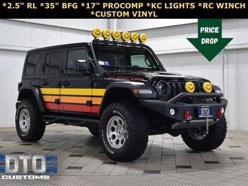 Used 2025 Jeep Wrangler Unlimited Rubicon w/ Convenience Group AWD/4WD image 1