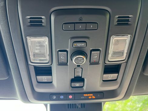 Used 2023 Chevrolet Tahoe High Country AWD/4WD image 41